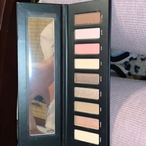 By STUDIO MAKEUP ease to wear eyeshadow palette